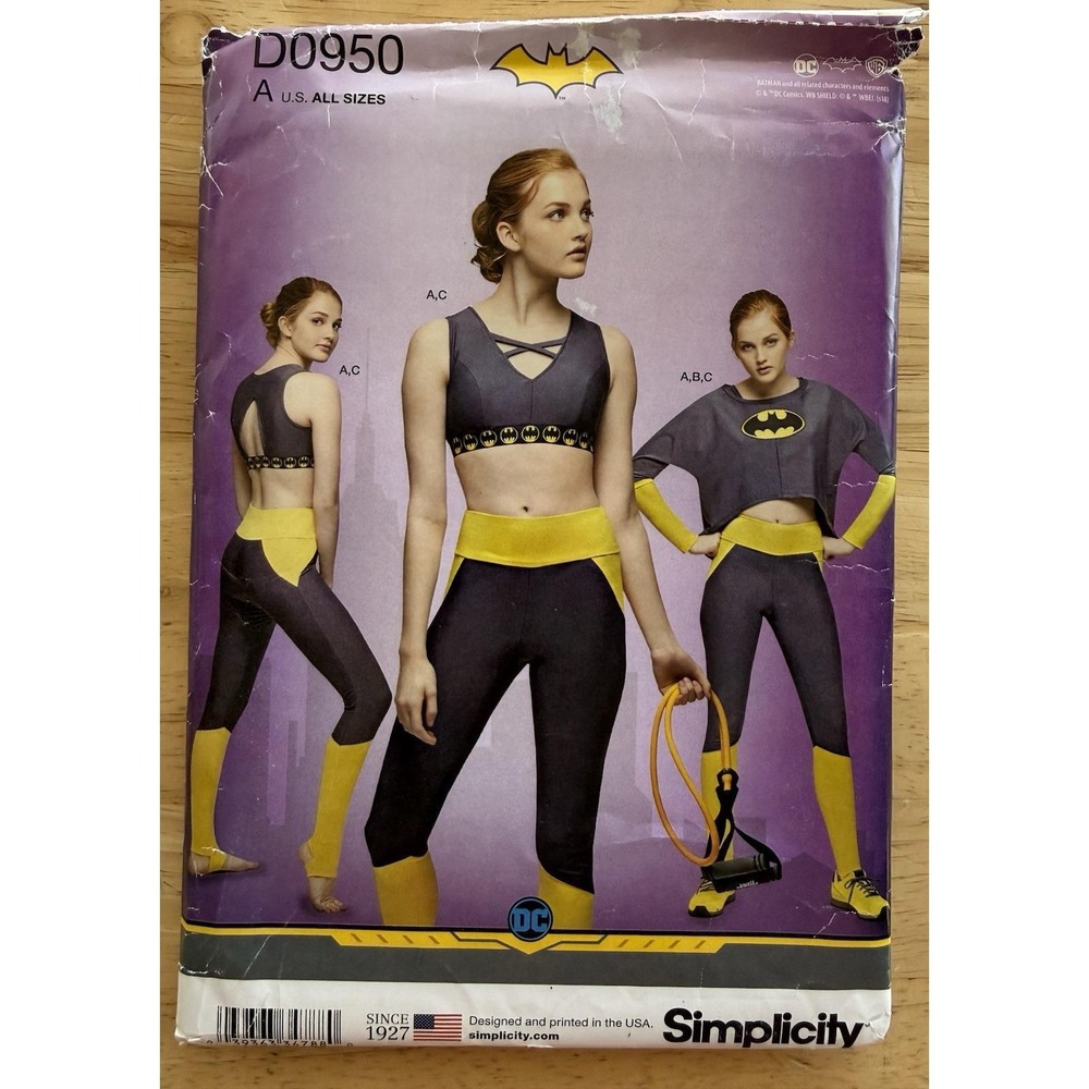 Simplicity D0950 Pattern Misses' Sports Bra (30A-44G), Knit Top & Leggings XS-XL